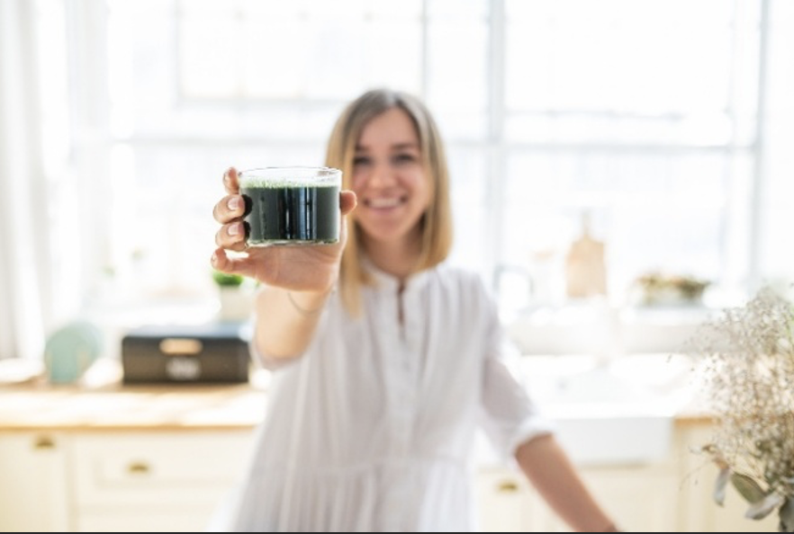 Jak na jarní únavu: Pomůže čerstvý vzduch, studená sprcha a zelené superpotravin